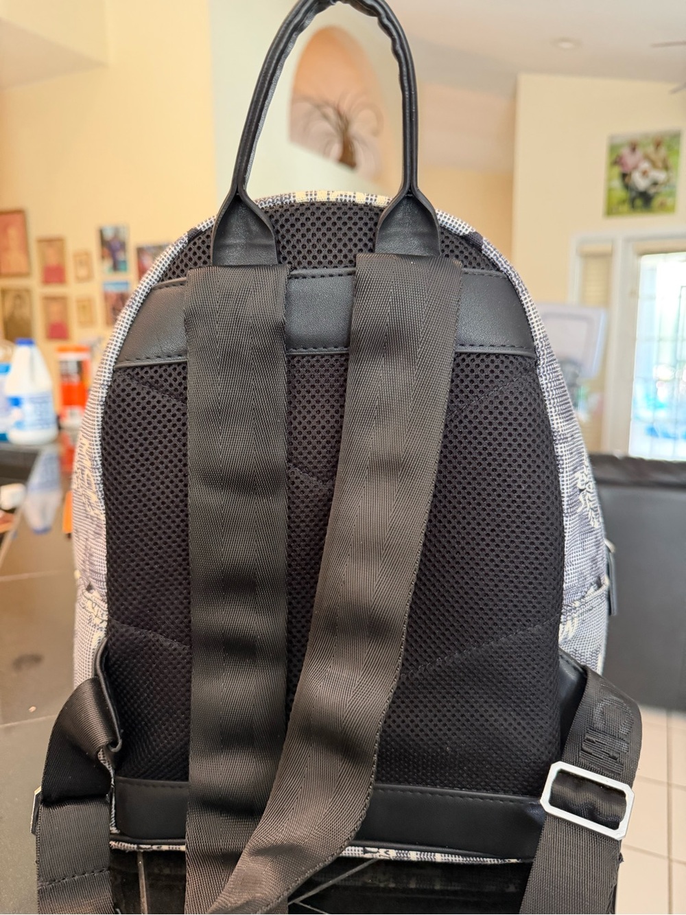 Authentic MCM Denim
Jacquard Backpack In Great Condition Pre-Owned - Picture 2 of 10